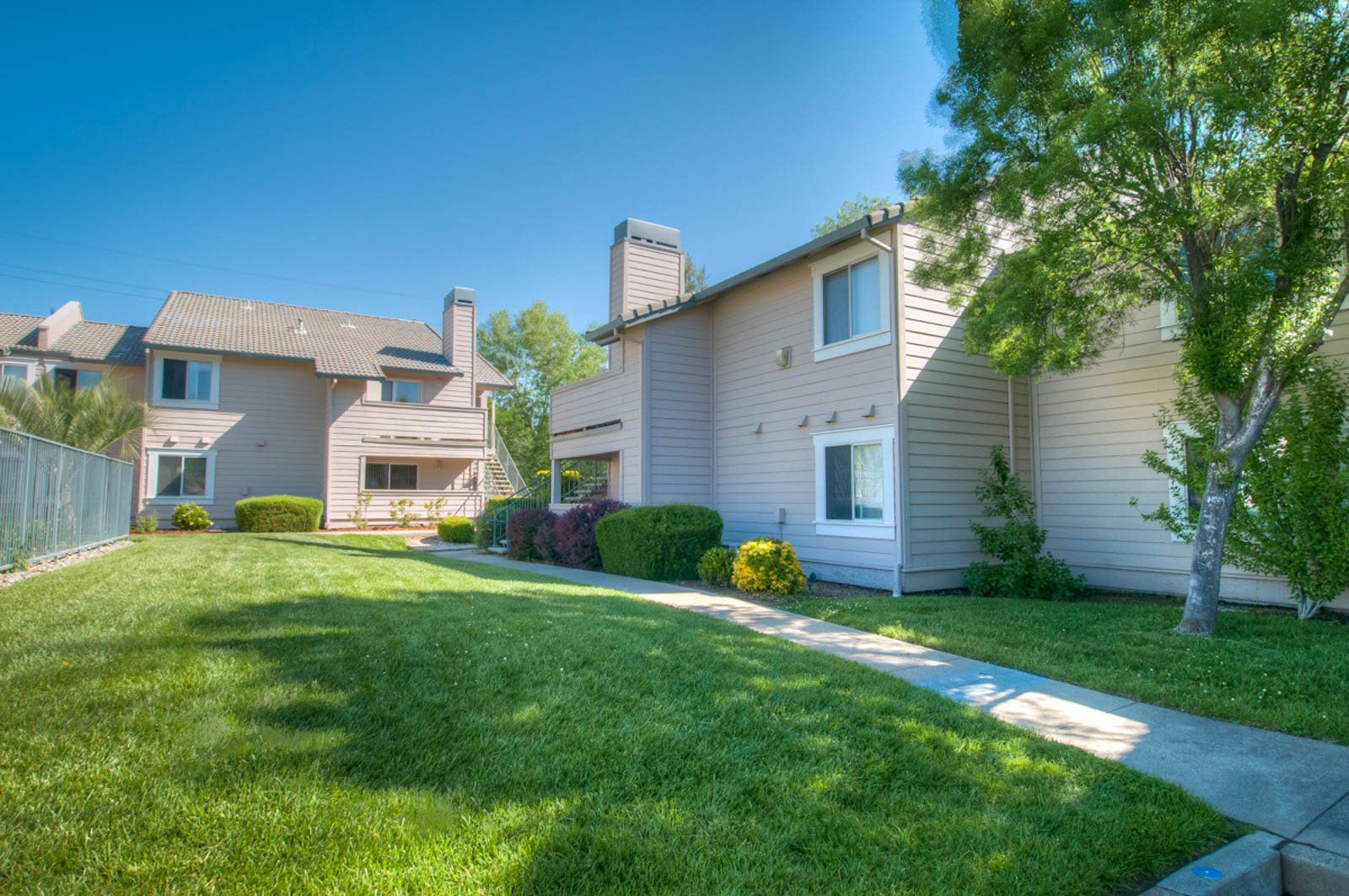 Exterior view of Shasta Creek Apartments