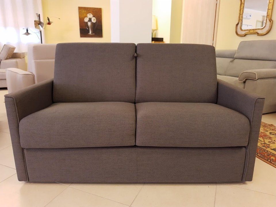 Divano scuro