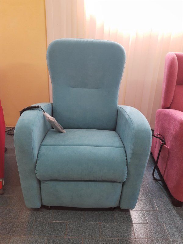 POLTRONA RELAX A TRE MOTORI CON MECCANICA RINFORZATA E SEDUTA XL MOD. GRAZIA