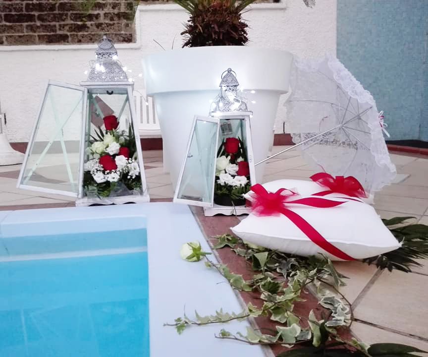 addobbo floreale per matrimonio all'aperto