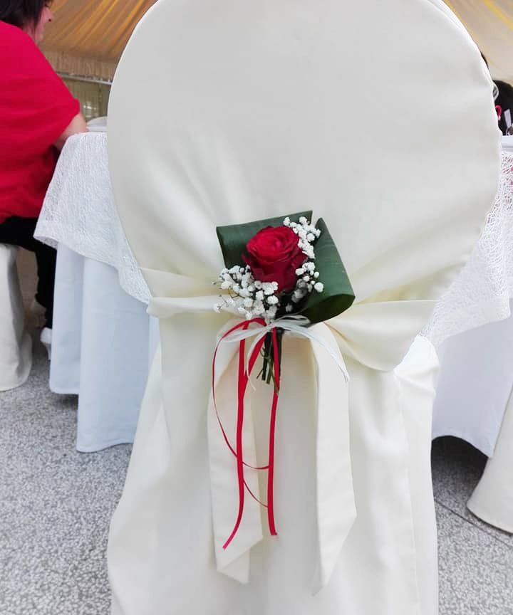 addobbo floreale per matrimonio all'aperto