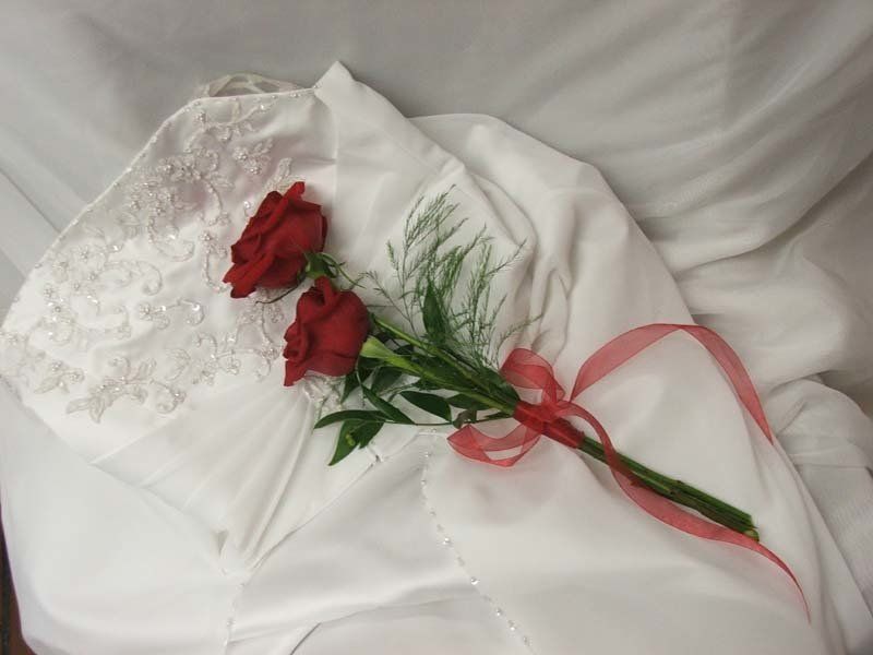 red couple roses