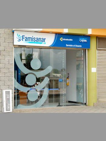 Divisiones de oficina y fachadas