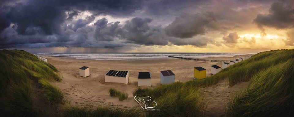 'Storm Sets In', een panorama genomen bij Oostkapelle Panorama opnemen in de M-stand fotografie