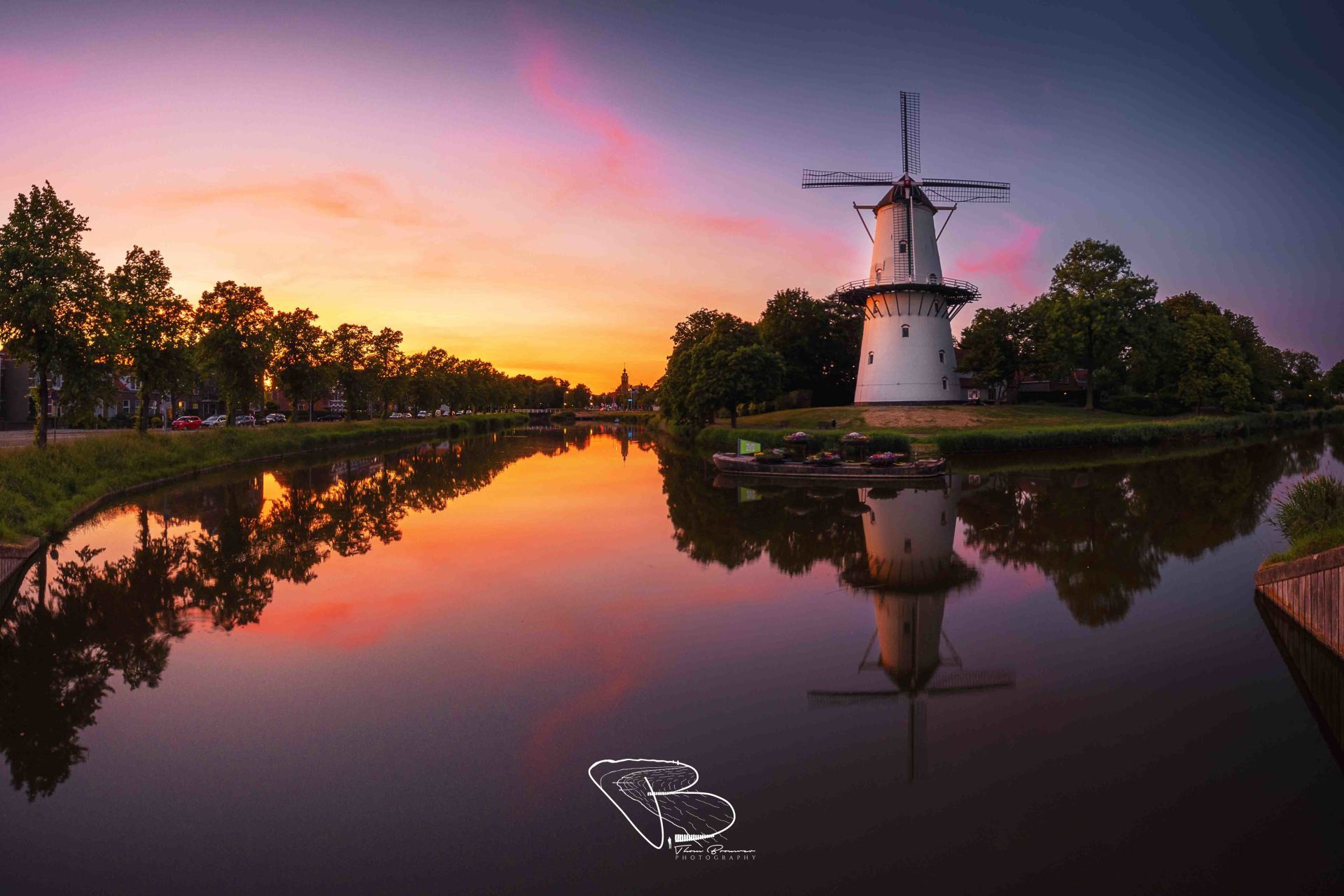 Molen de Hoop in Middelburg bij zonsondergang