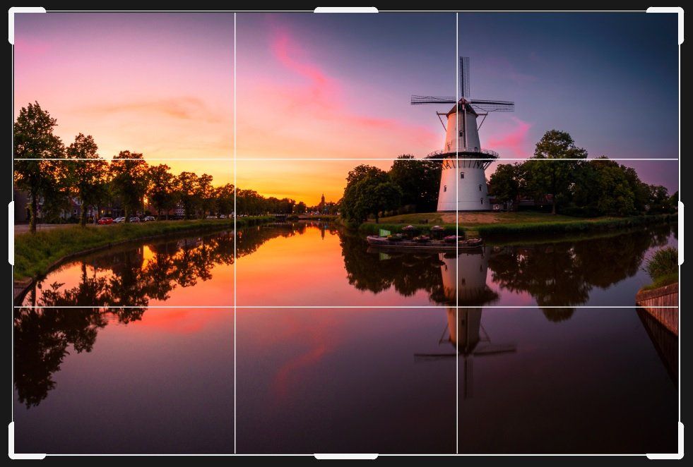 De lucht verkleurt na zonsondergang bij molen De Hoop in Middelburg Regel van derden