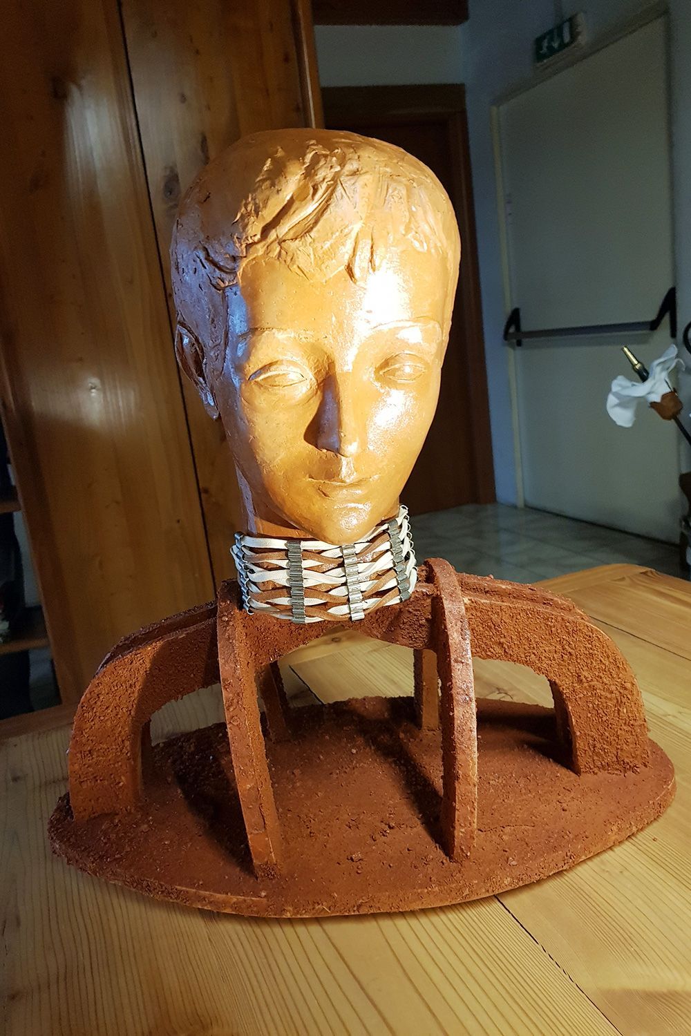 faccia in legno