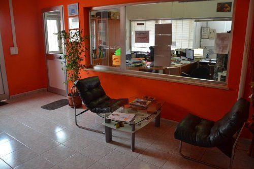interni azienda con sala d'attesa interni azienda con sala d'attesa