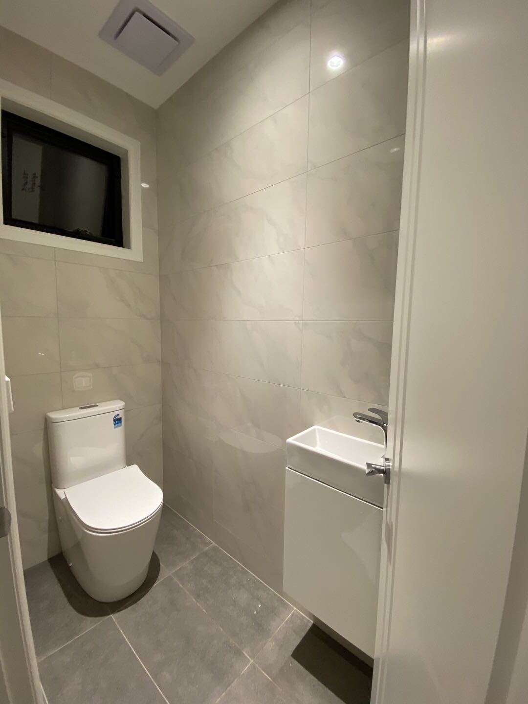 Bathroom renovation by Alfion Deco