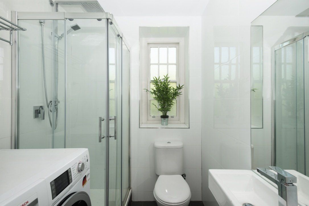 Bathroom renovation by Alfion Deco