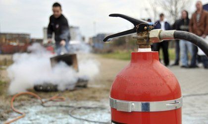 fire extinguisher wall mounted