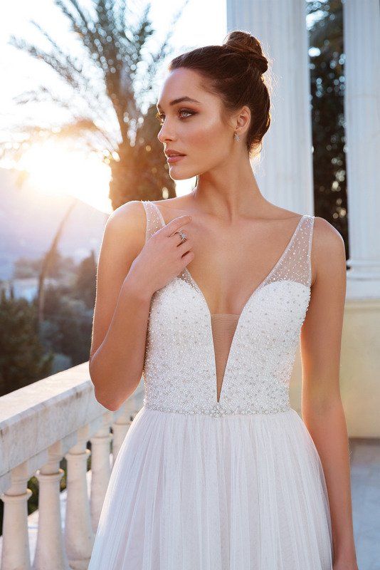 Justin Alexander wedding dress 88118 close up