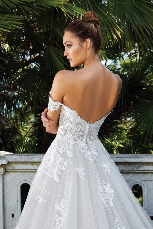 Justin Alexander wedding dress 88122 back close up