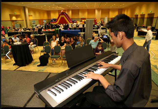 Buddy Bear® Weekend Petrovka Jones School Musician