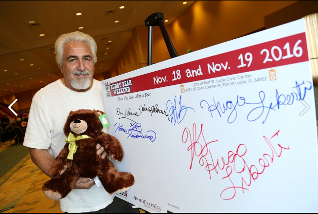 Hugo, the bear and the sign in board Buddy Bear® weekend Treasure Coast 2016