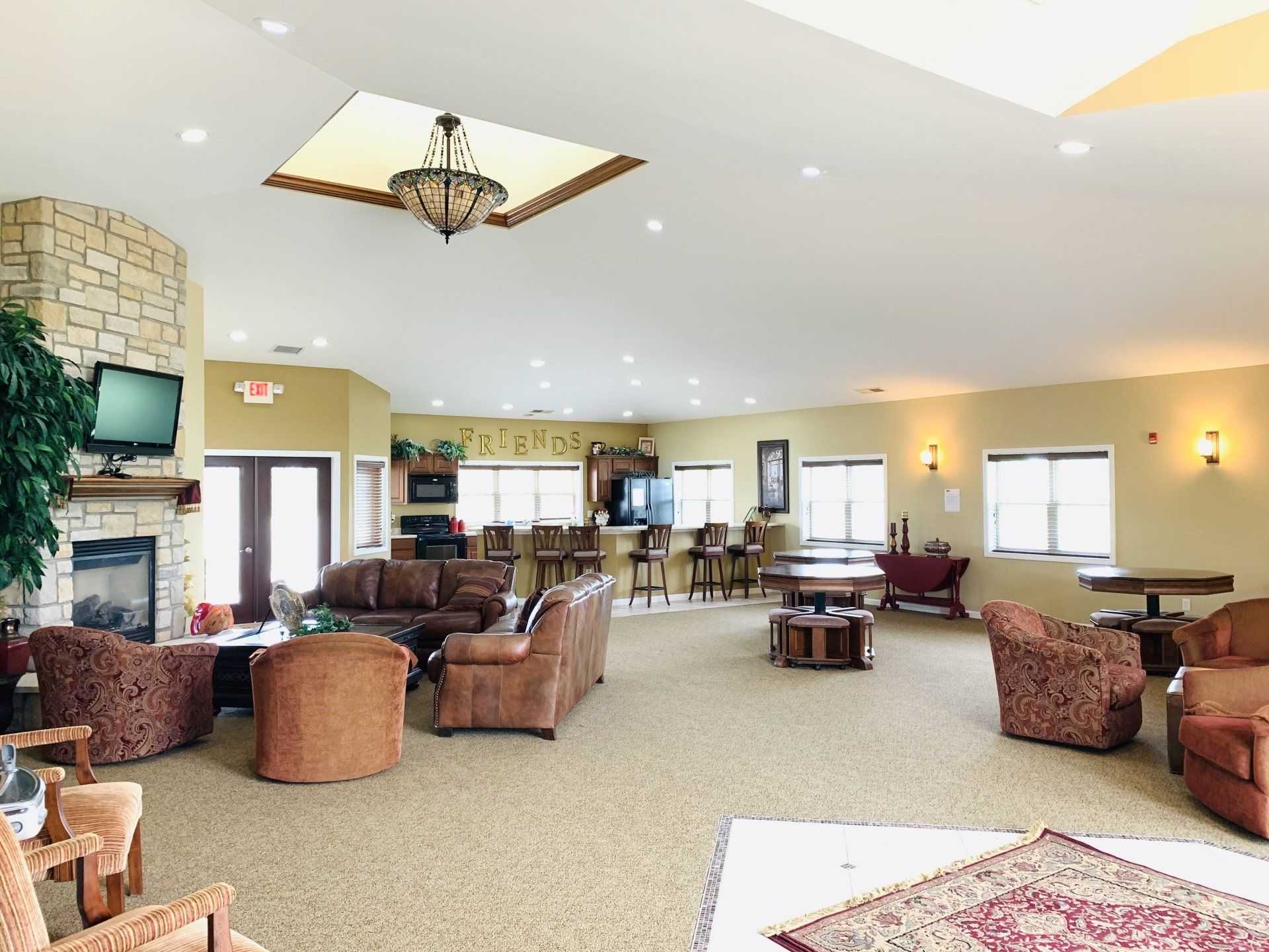 Sun Pointe Village Clubhouse Seating | Kenosha, WI