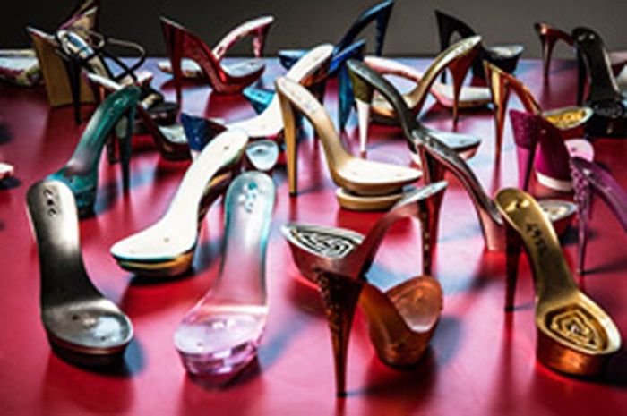 Heeled platform for sandals