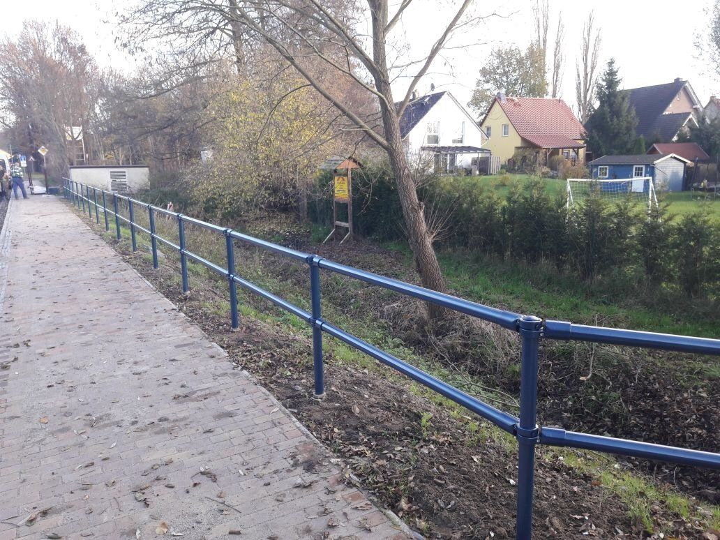 Verkehrsschutzgitter System Anhalt Rohrgeländer Geländer