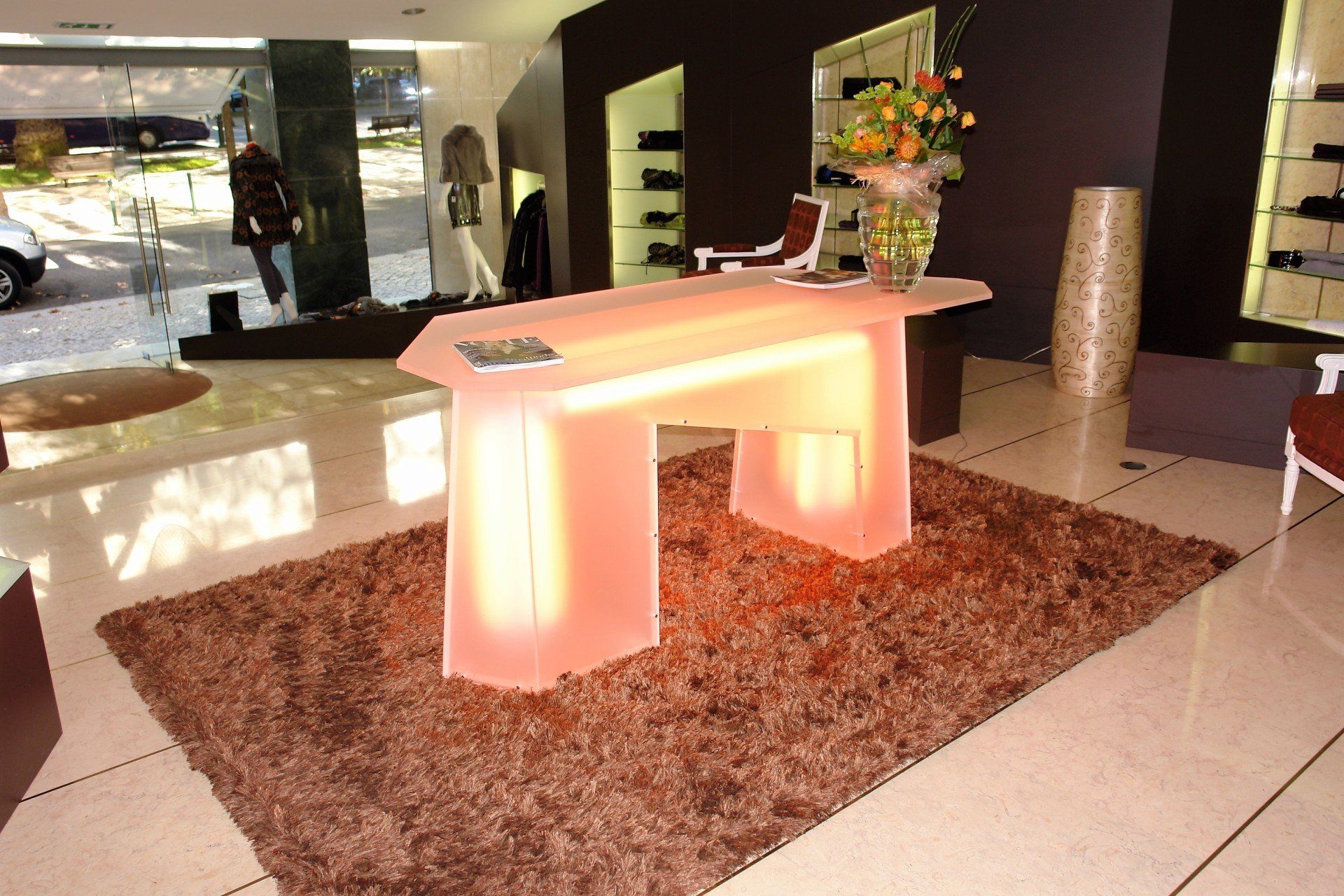 Mesa em acrílico