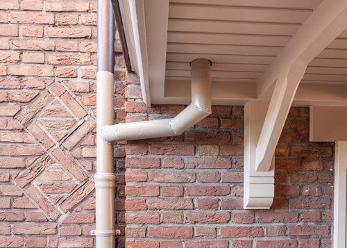 Gutter on brick house cream gutter on brick house