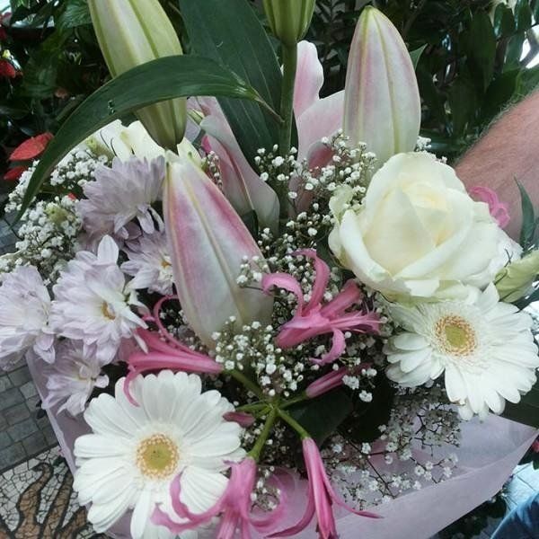 bouquet di fiori bianchi