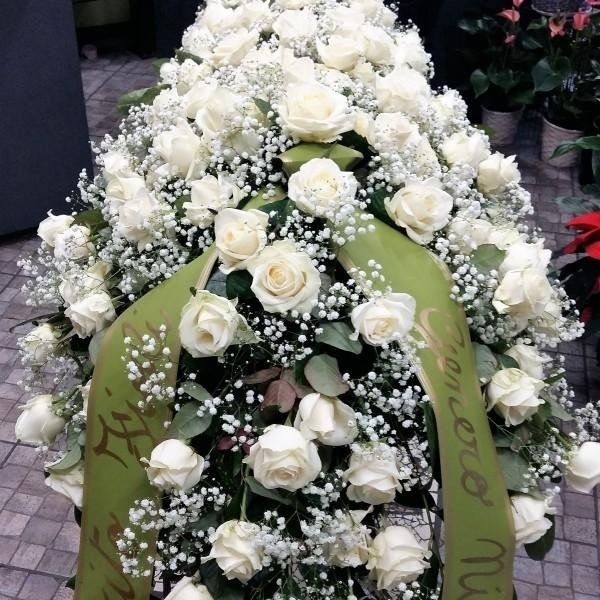 copricassa rose bianche