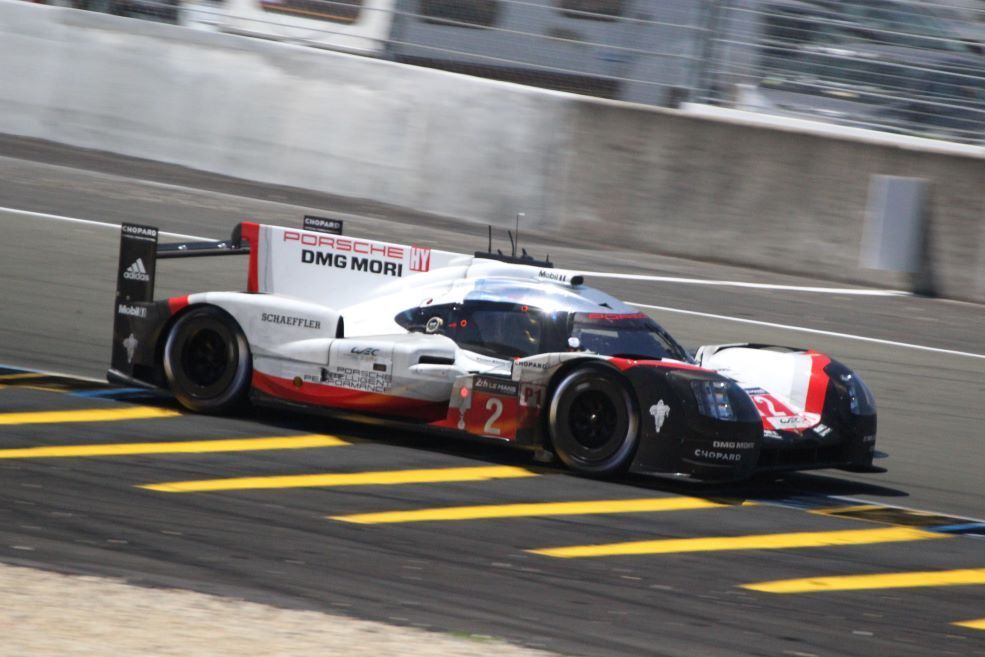Porsche 919 Hybrid (Porsche LMP Team) - LM P1 - #2 Brendon Hartley, Timo Bernhard & Earl Bamber