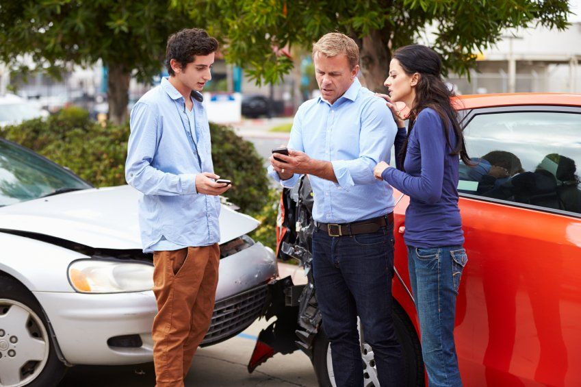 Discussion About An Accident — Oklahoma City, OK — Freeman Collision Center Discussion About An Accident — Oklahoma City, OK — Freeman Collision Center