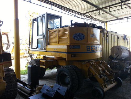 mezzi d`opera e macchinario