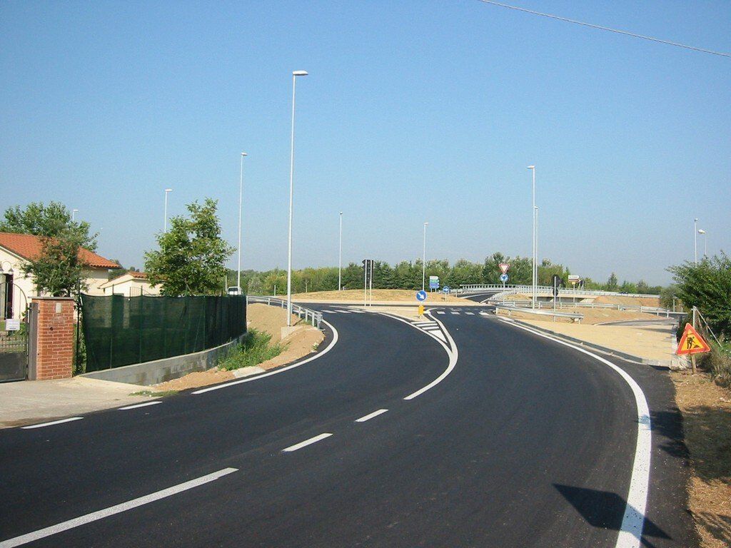 Strada asfaltata