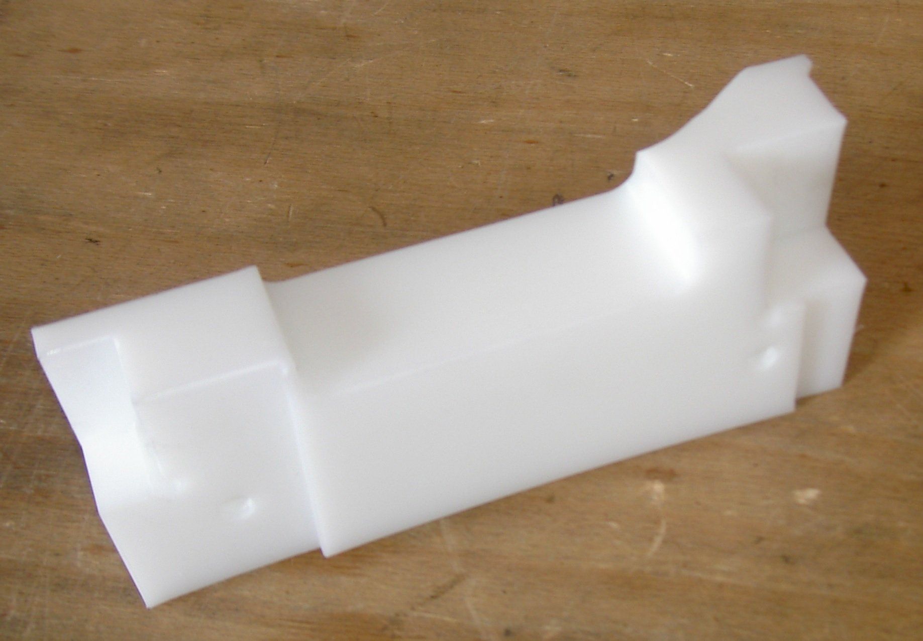 Lavorazione di particolari in materie plastiche
