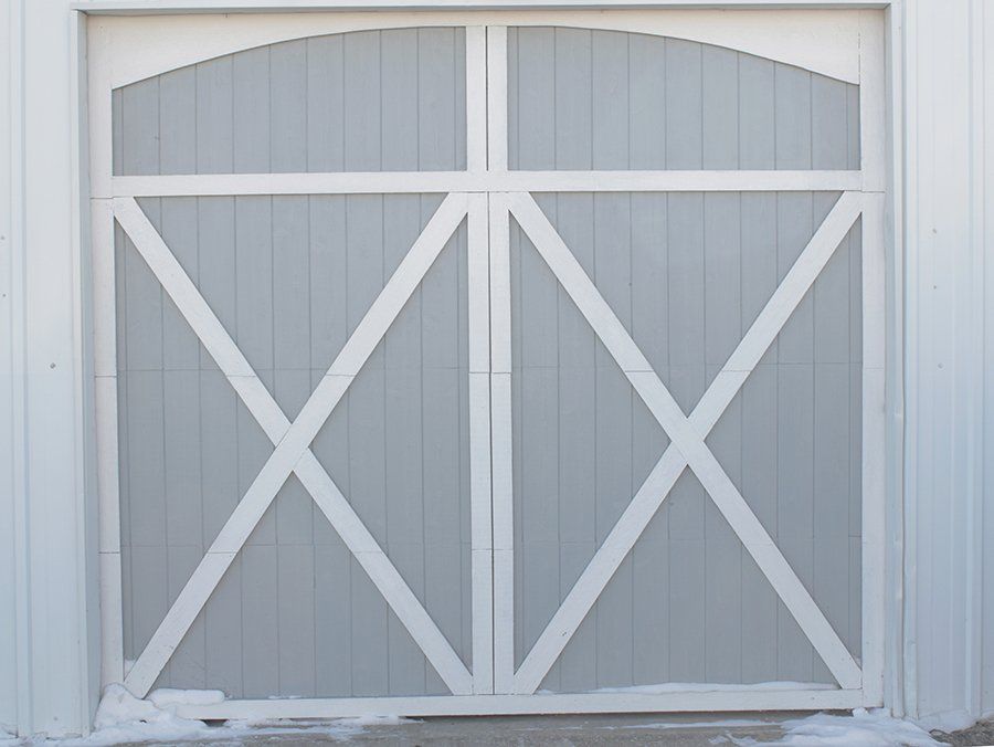 Carriage house garage door