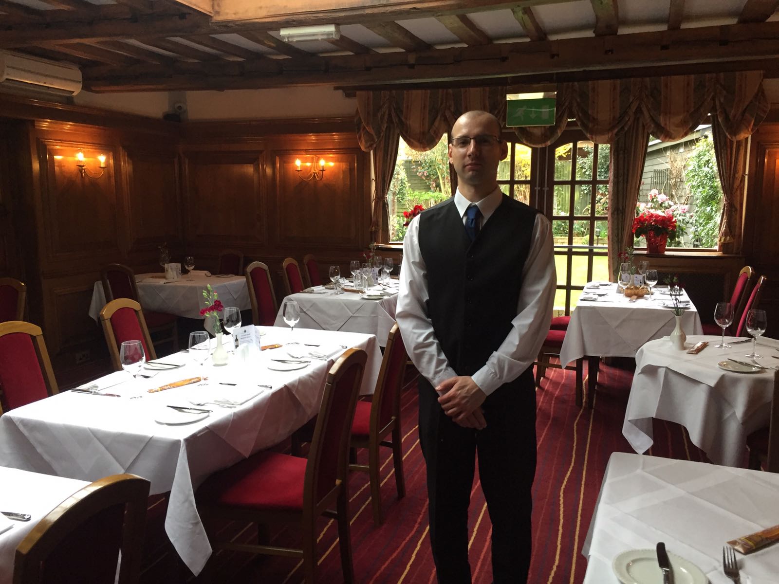 Restaurant Waiter