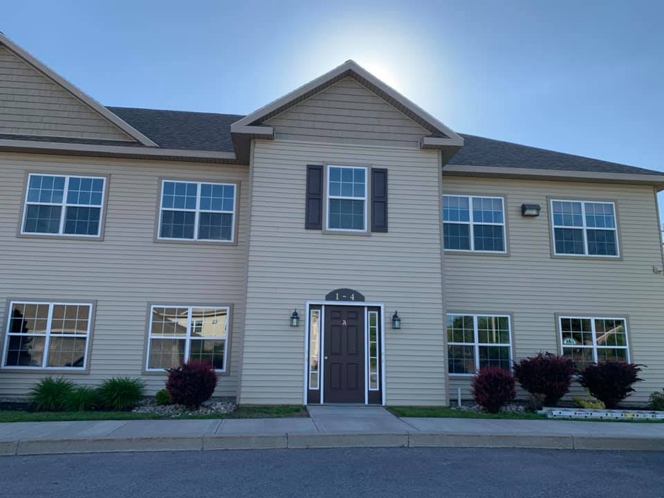 Cedar Crest photo and link to property page