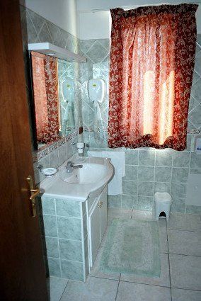 stanza da bagno di un resort