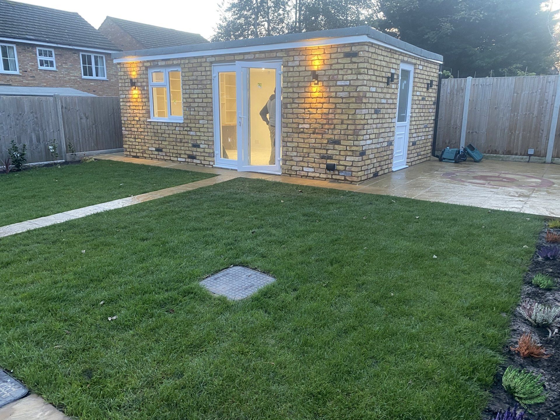 This garden office costed £1100/m2 + VAT incl. materials Garden Office