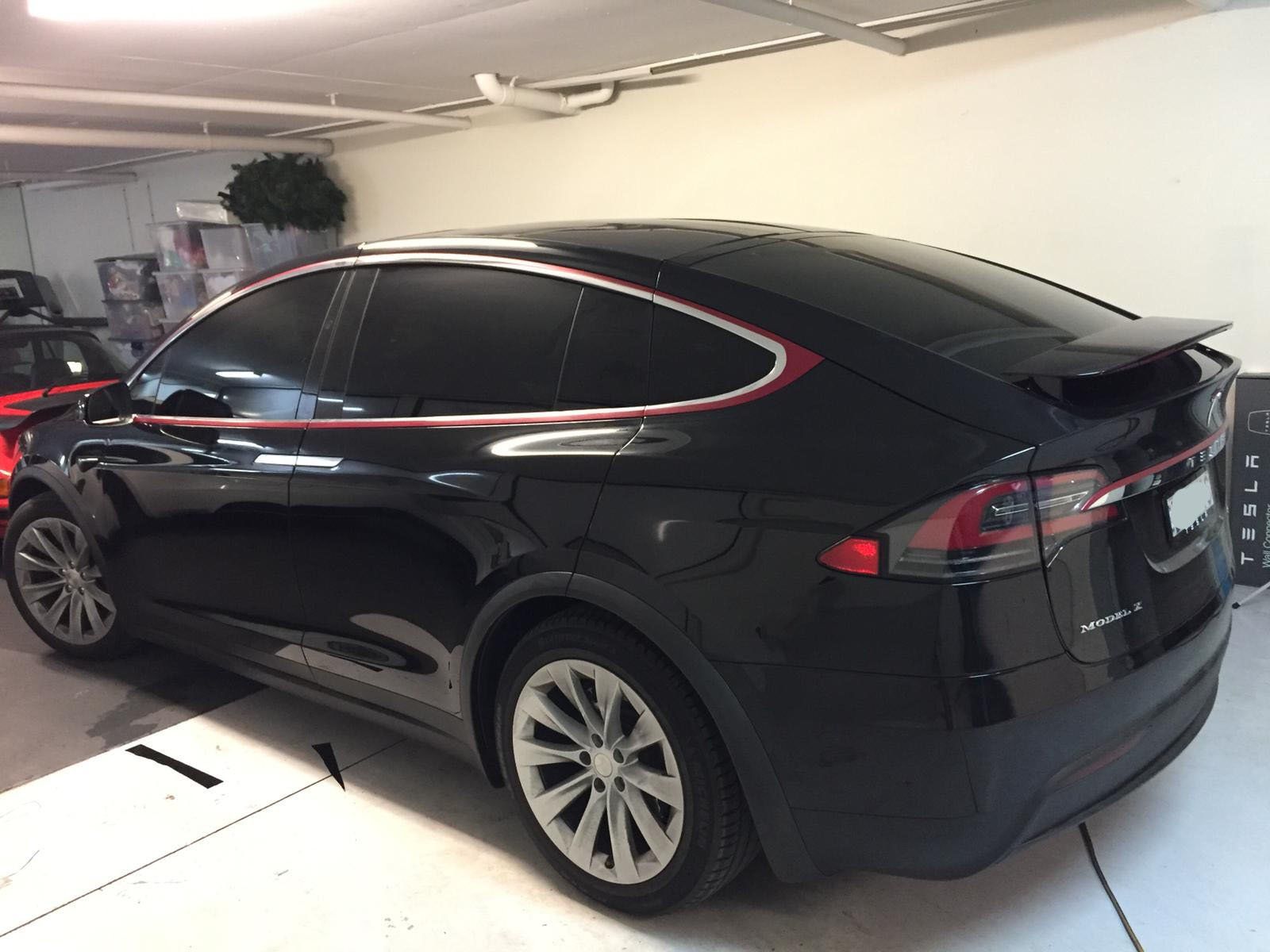 Car tint a black Tesla
