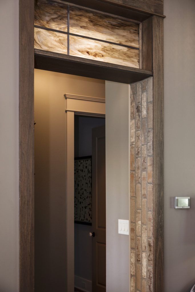 Banet home transom