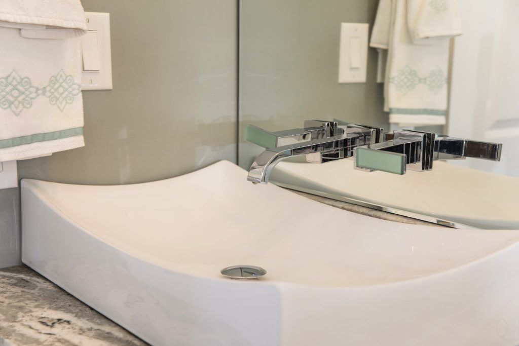 Banet home louisville master bath