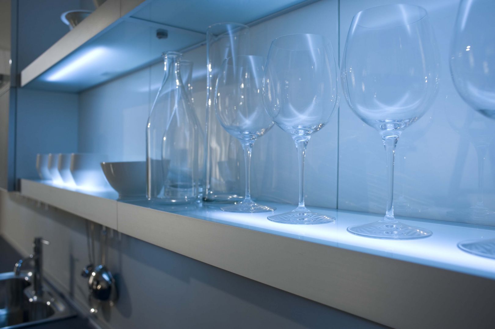modern kitchen shelve