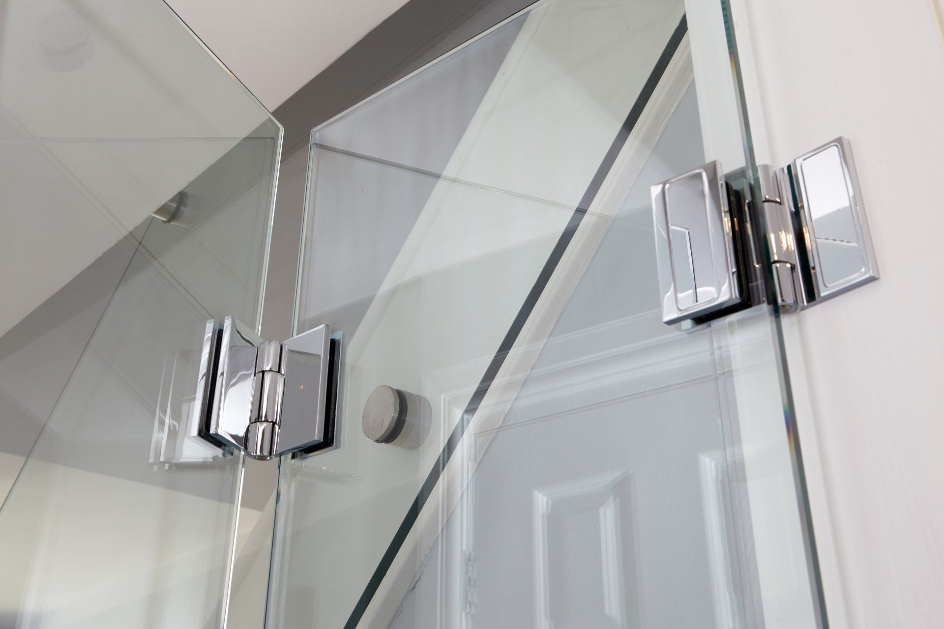 bi-fold hinges