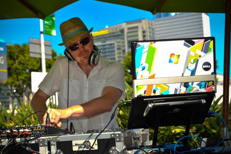DJ