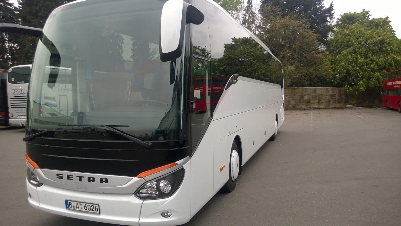Busart Tours Berlin - Charterbus von vorne