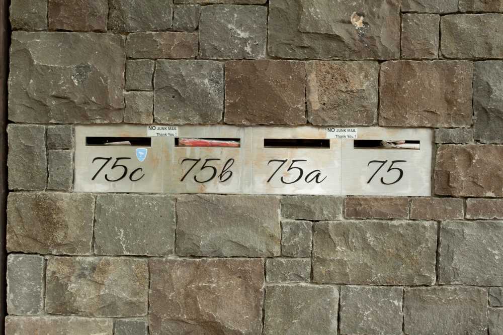 stonemason harekeke street wall stone