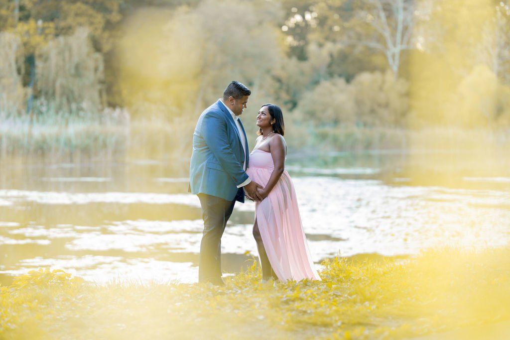 Maternity Photo Shoot | NY Outdoor Lake Maternity Photography | Family Shoot | NYC Photographer | maternity photographer long island | pregnancy photo shoot nyc | pregnancy photography nyc