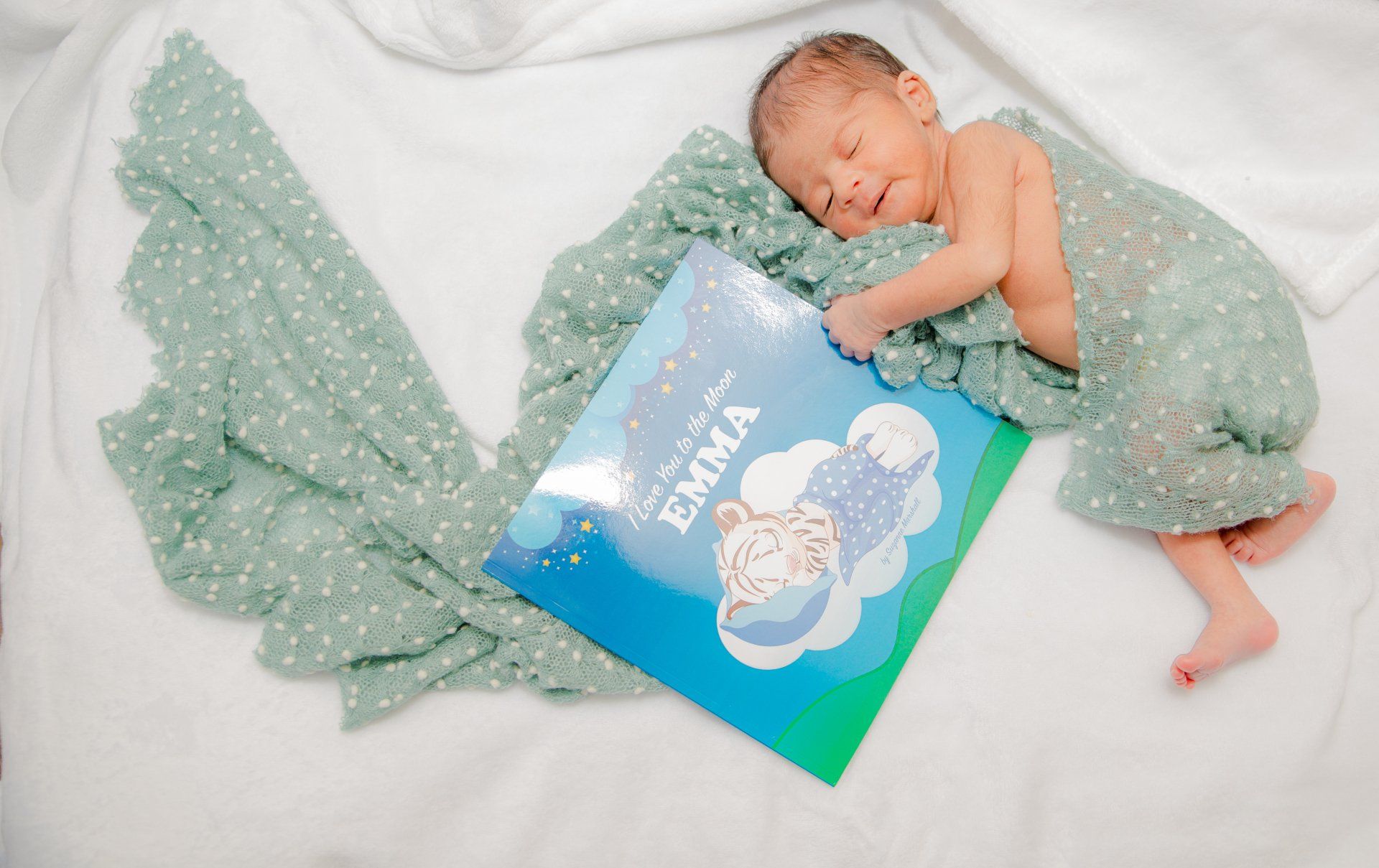 Newborn Photography | NYC Newborn Photographer | Book Prop