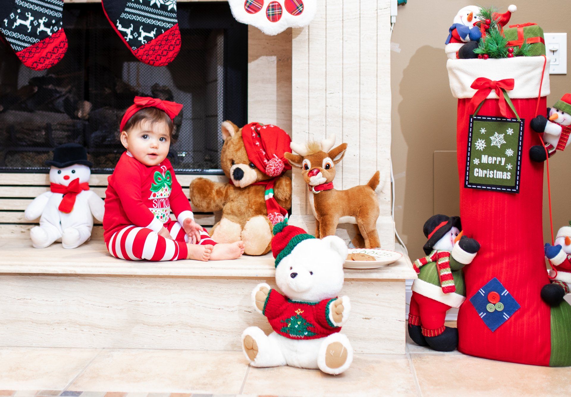 Baby Christmas Photo shoot | Cute Baby Christmas Photos NYC | Creative Holiday Baby Photos New York | NYC Christmas Photoshoots with Props | Professional Family Christmas Photo | Baby Christmas Photography Queens Long Island Brooklyn Bronx New York | christmas family photo shoot