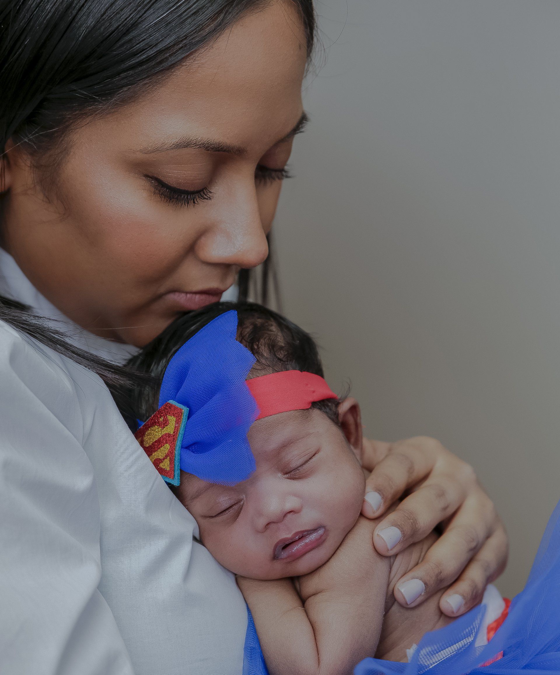 Newborn Photography | Newborn Photographer | Baby Photo Shoot | Supergirl | Superman