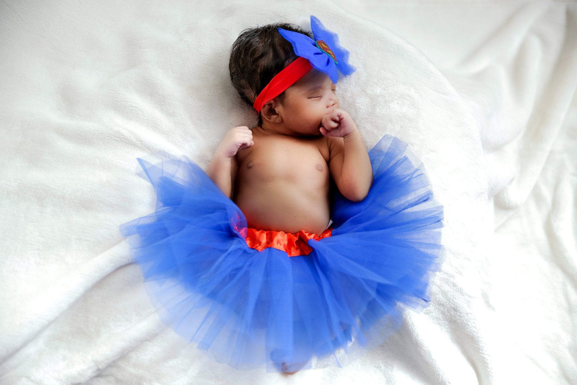 Newborn Photography | Newborn Photographer | Baby Photo Shoot | Supergirl | Superman