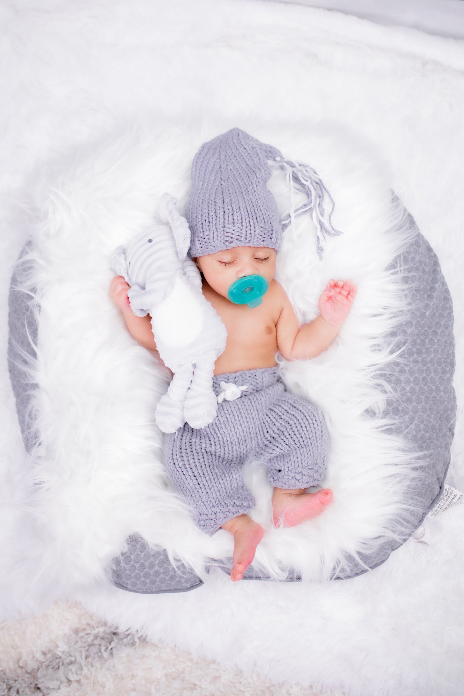 Newborn Photography | Baby Christmas Photos | Cute Baby Christmas Photos NYC | Creative Holiday Baby Photos New York | NYC Christmas Photoshoots with Props | Professional Family Christmas Photo | christmas family photo shoot